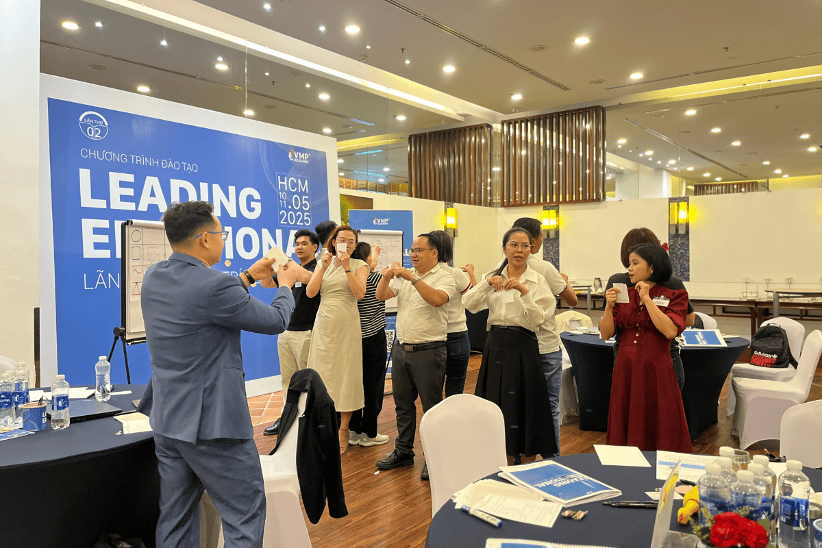 Leading Emotional Public