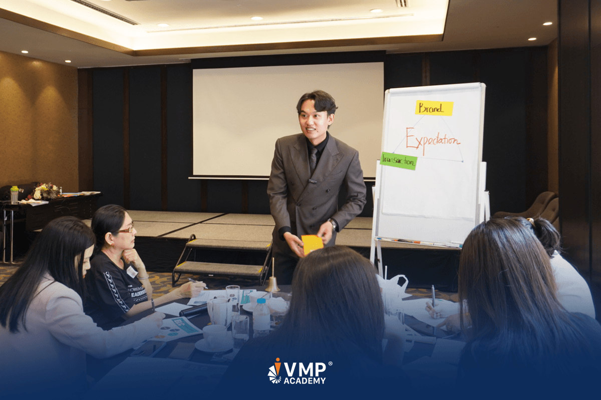 Trainer Nhật Minh Quang tại sự kiện ở HCM. Trainer Nhật Minh Quang tại sự kiện ở HCM.